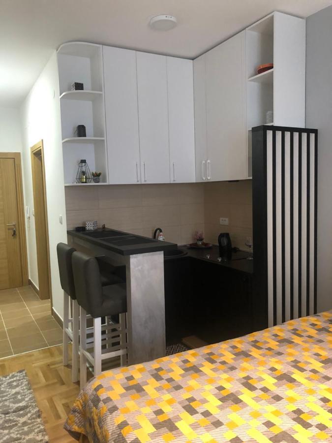 Matea Appartement Tivat Buitenkant foto