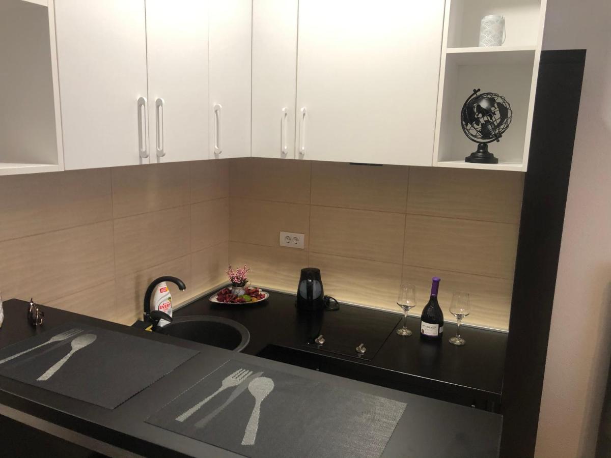 Matea Appartement Tivat Buitenkant foto