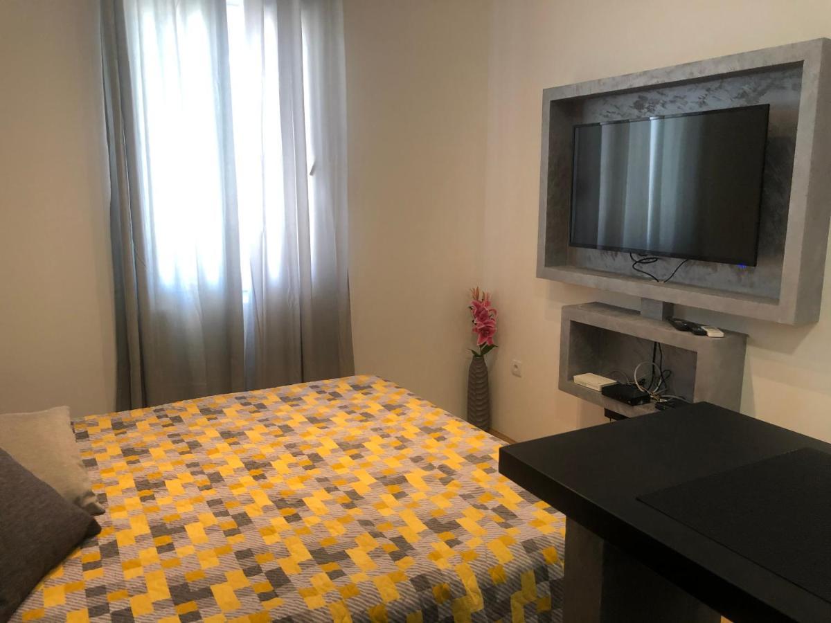 Matea Appartement Tivat Buitenkant foto