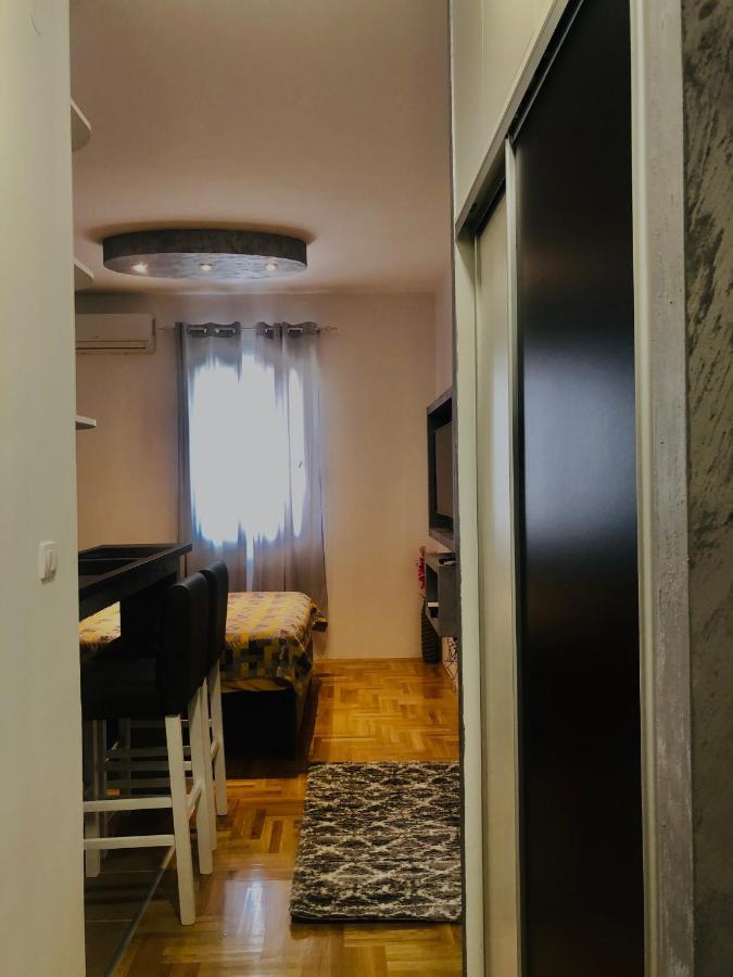 Matea Appartement Tivat Buitenkant foto